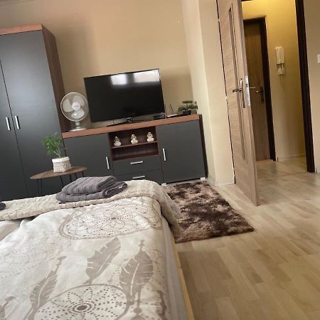 Garzon/ Studio Apartment Sahy Buitenkant foto