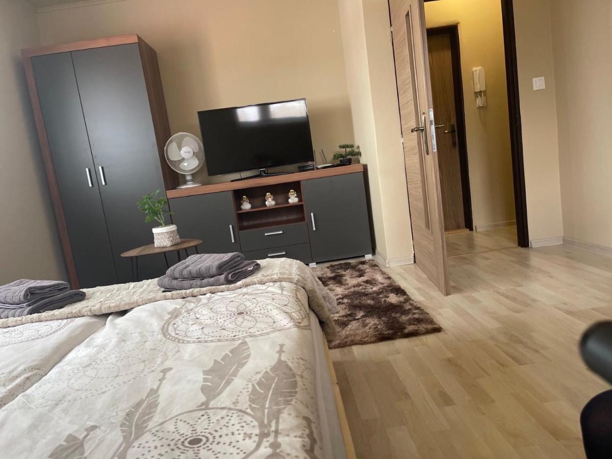 Garzon/ Studio Apartment Sahy Buitenkant foto