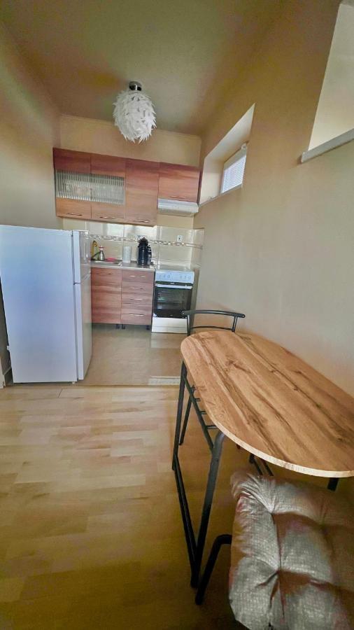 Garzon/ Studio Apartment Sahy Buitenkant foto